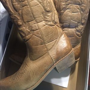 COCONUTS by Matisse size 10 cowgirl boots